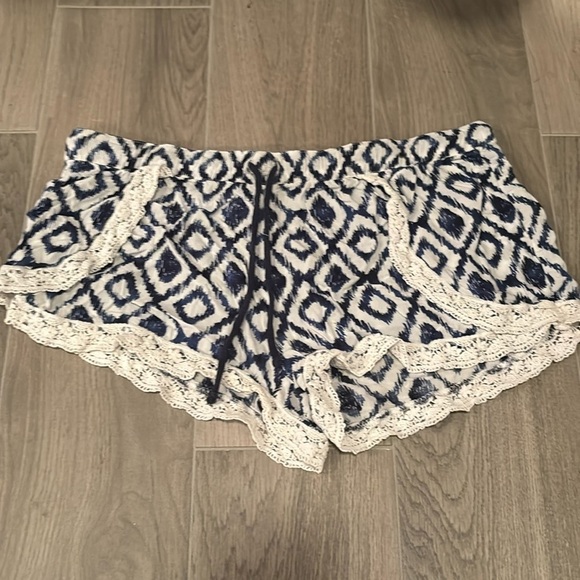 PJ Salvage Women’s Shorts Size S - Picture 1 of 3